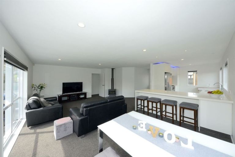 Photo of property in 30 Beauford Place, Parklands, Christchurch, 8083