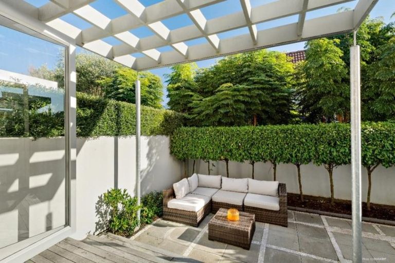 Photo of property in 9/4 Campbell Road, Takapuna, Auckland, 0622