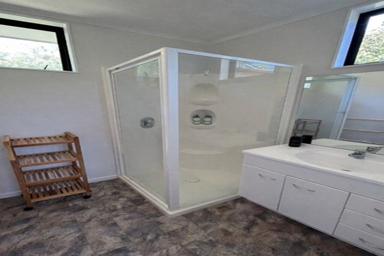 Photo of property in 298b Paekakariki Hill Road, Paekakariki Hill, Porirua, 5381