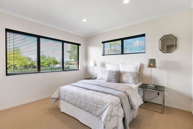 Photo of property in 15 Carisbrook Crescent, Papakura, 2110