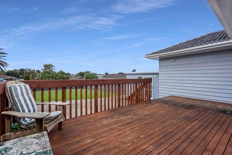 Photo of property in 12 Lane Road, Weymouth, Auckland, 2103