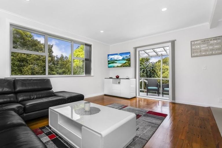 Photo of property in 1/331 Royal Road, Massey, Auckland, 0614