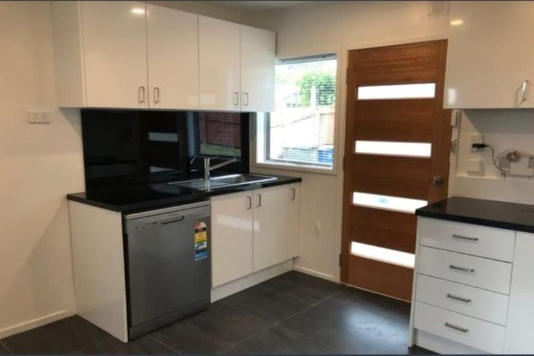 Photo of property in 1/141 Birkdale Road, Birkdale, Auckland, 0626