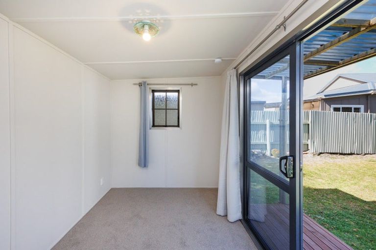 Photo of property in 65 Himatangi Street, Himatangi Beach, Foxton, 4891