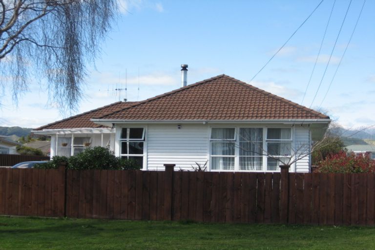 Photo of property in 14 Quinn Road, Levin, 5510