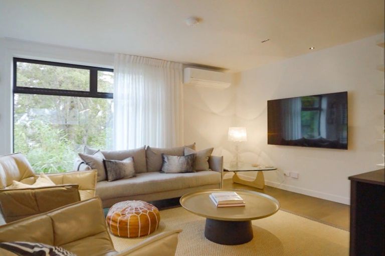 Photo of property in 1/279 Lake Road, Belmont, Auckland, 0622