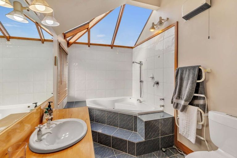 Photo of property in 6 Awatea Terrace, Hokowhitu, Palmerston North, 4410