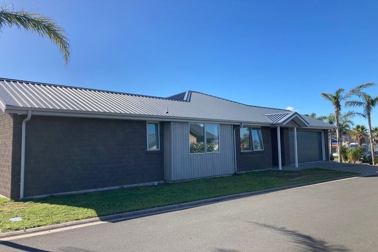 Photo of property in 2 Pikao Retreat, Papamoa Beach, Papamoa, 3118