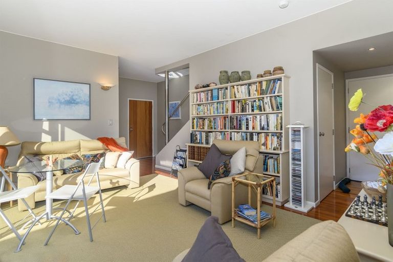 Photo of property in 28 Seaview Road, Otumoetai, Tauranga, 3110