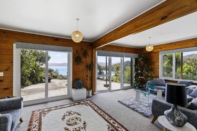 Photo of property in 59 Waitohu Road, York Bay, Lower Hutt, 5013