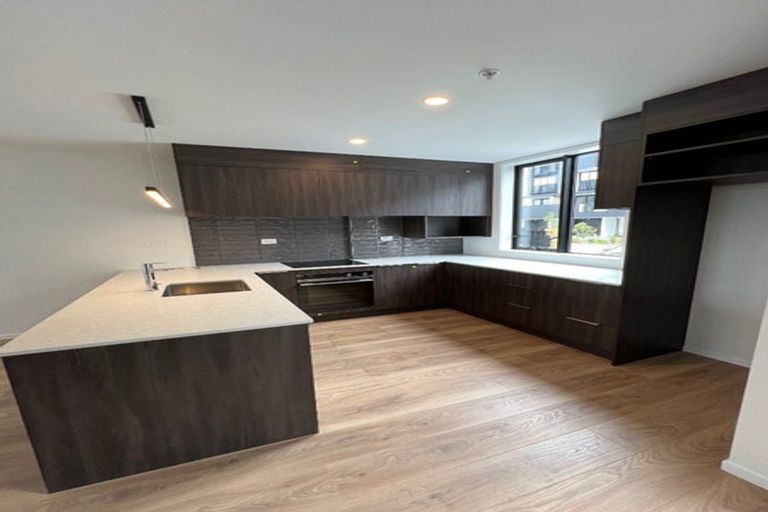 Photo of property in 9/18 Karengo Street, Long Bay, Auckland, 0630