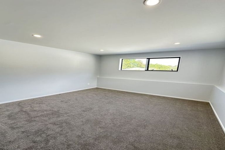 Photo of property in 27a Kelwyn Road, Kelston, Auckland, 0602
