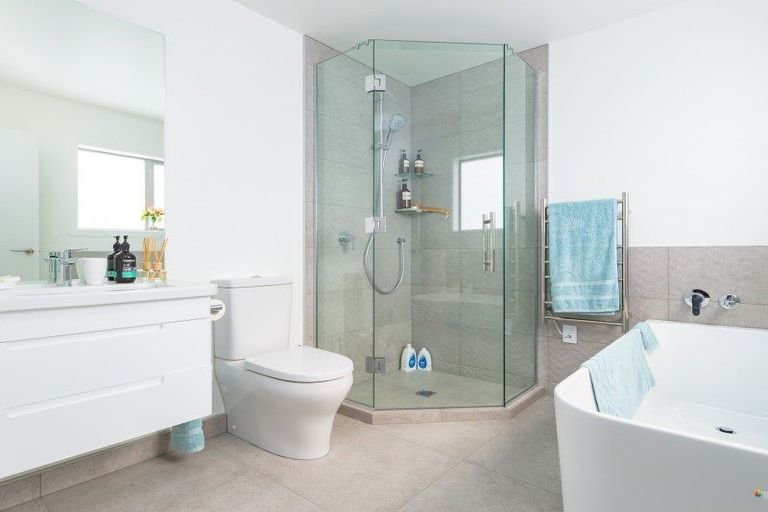 Photo of property in 14 Glide Lane, Whitby, Porirua, 5024