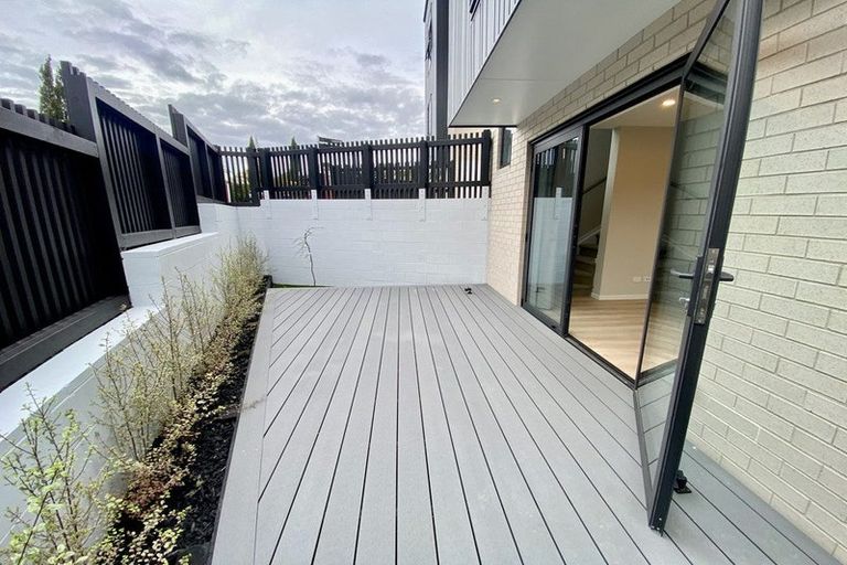 Photo of property in 41a Camelot Place, Glenfield, Auckland, 0629