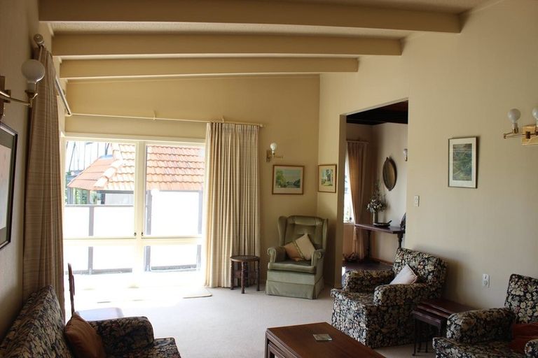 Photo of property in 25 Saint Andrews Terrace, St Andrews, Hamilton, 3200