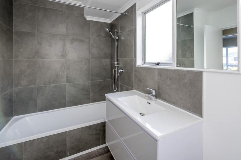 Photo of property in 3 Heather Street, Levin, 5510