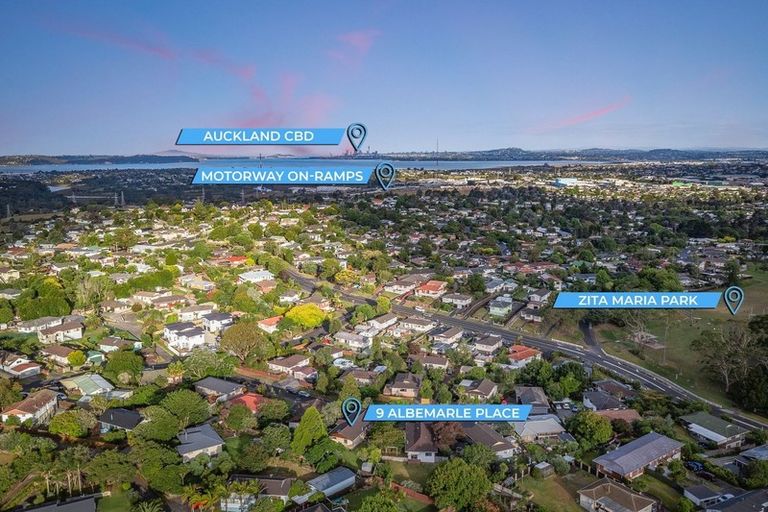 Photo of property in 9 Albemarle Place, Massey, Auckland, 0614