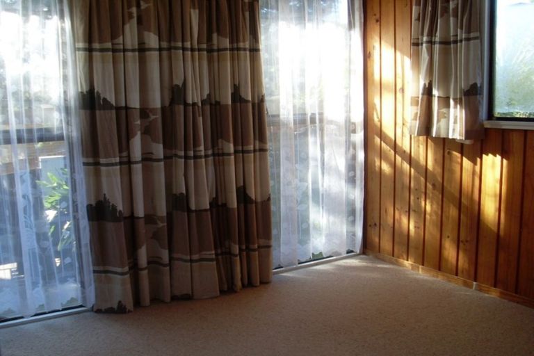 Photo of property in 18 Prince Regent Drive, Half Moon Bay, Auckland, 2012