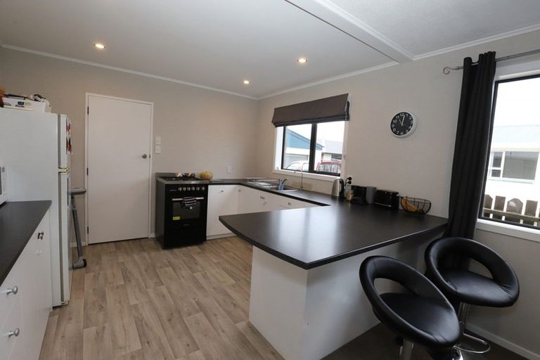 Photo of property in 61a Park Street, Winton, 9720