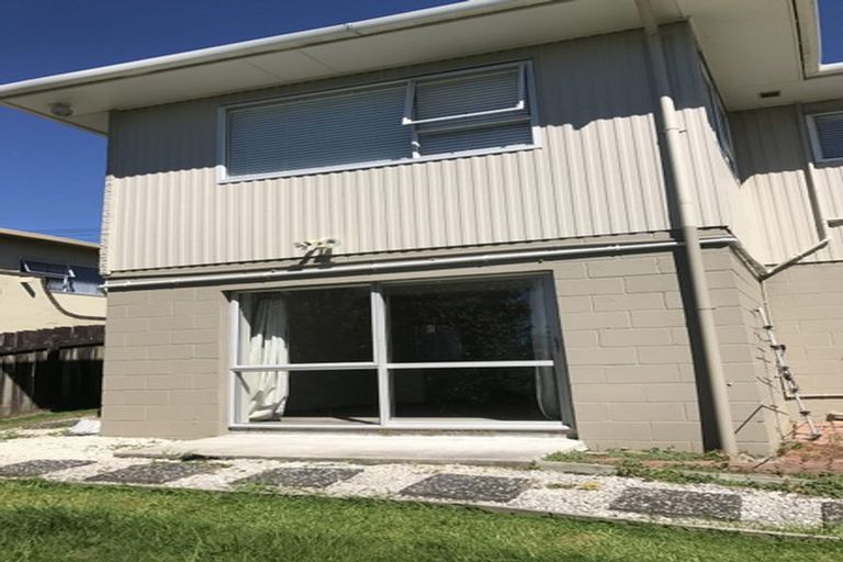 Photo of property in 757 East Coast Road, Northcross, Auckland, 0630