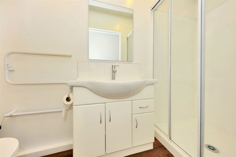 Photo of property in 2/82 Packe Street, Edgeware, Christchurch, 8013