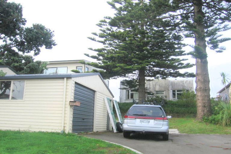 Photo of property in 24 Mana Esplanade, Paremata, Porirua, 5026