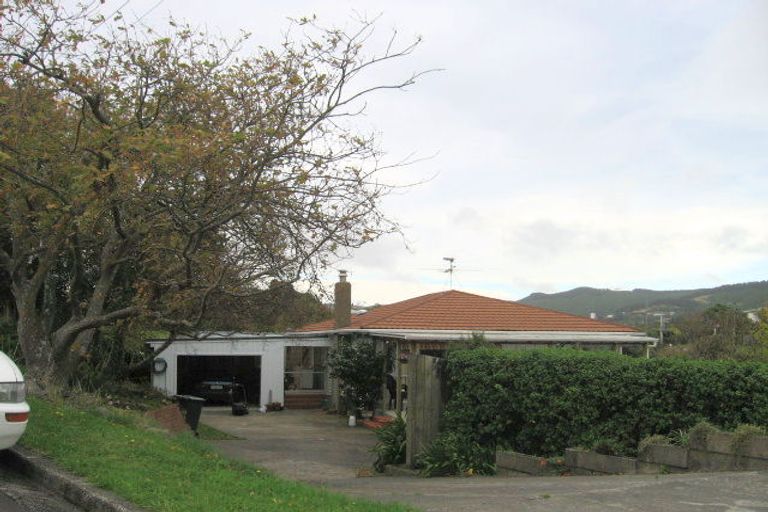 Photo of property in 4 Matai Street, Tawa, Wellington, 5028