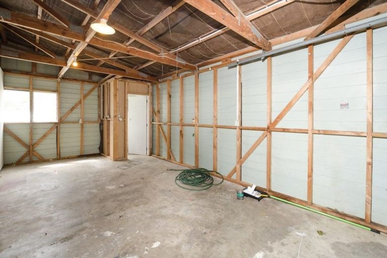 Photo of property in 19a Pisces Road, Glen Eden, Auckland, 0602