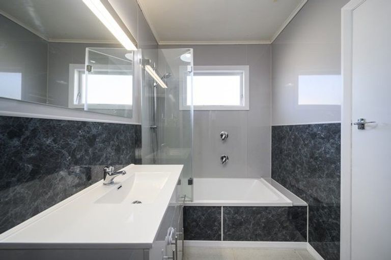 Photo of property in 18 Webb Street, Terrace End, Palmerston North, 4410