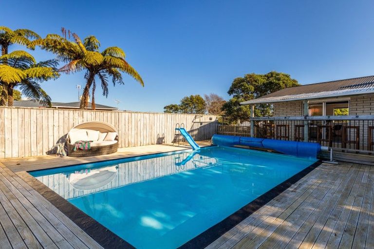 Photo of property in 219a Tukapa Street, Westown, New Plymouth, 4310