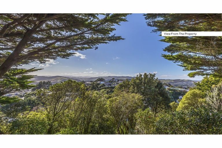 Photo of property in 133 Ironside Road, Johnsonville, Wellington, 6037
