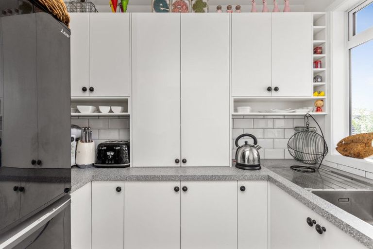 Photo of property in 24 Rakaia Way, Poraiti, Napier, 4112