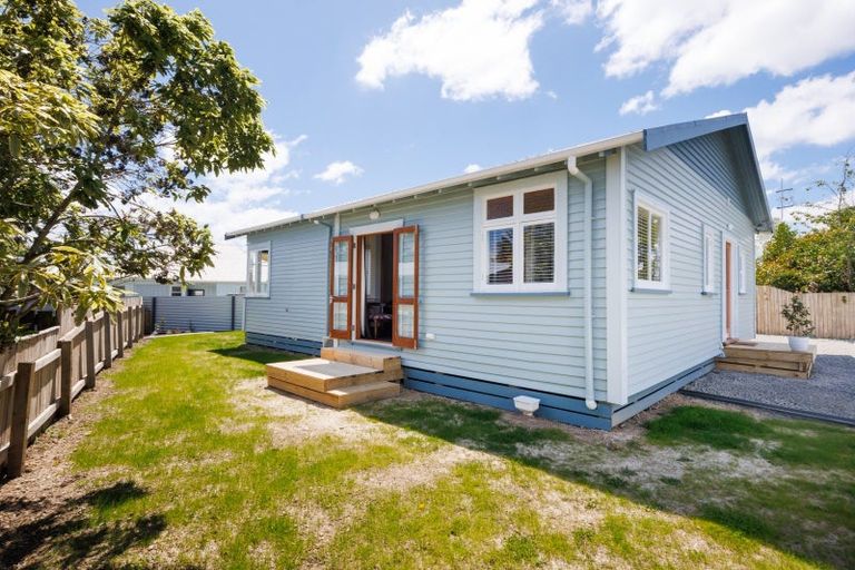 Photo of property in 28 Thames Street, Rongotea, 4476