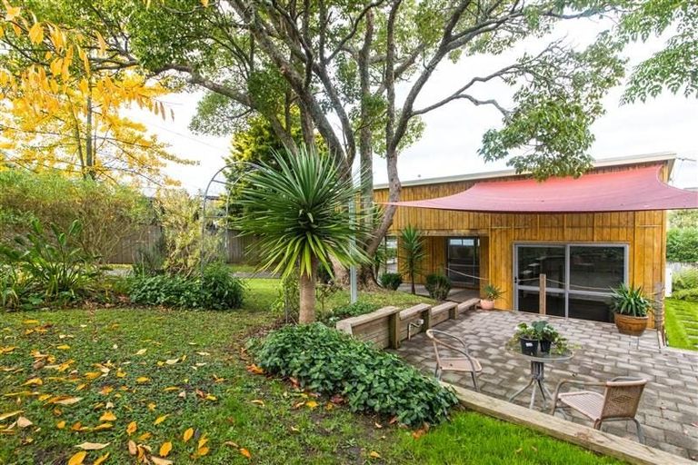 Photo of property in 15 Royal Road, Massey, Auckland, 0614