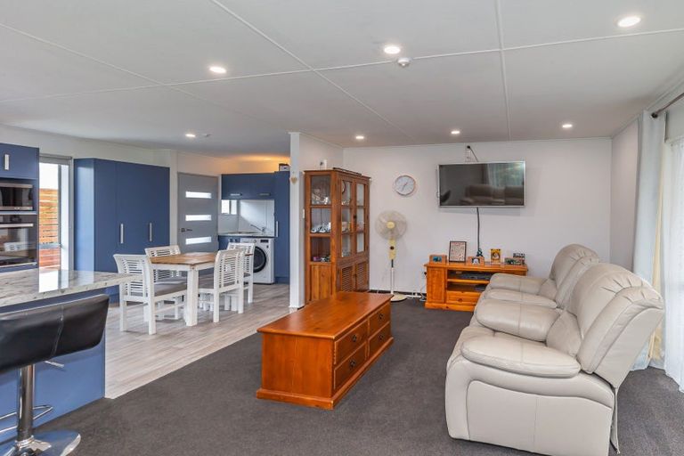 Photo of property in 13 Morgan Crescent, Levin, 5510