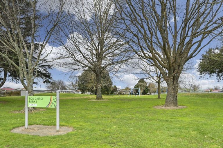 Photo of property in 35 Walton Way, Flaxmere, Hastings, 4120