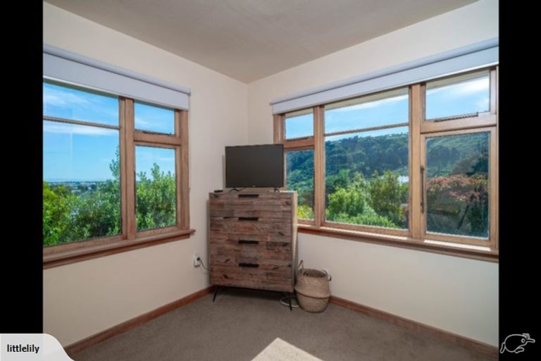 Photo of property in 28 Flinders Road, Heathcote Valley, Christchurch, 8022