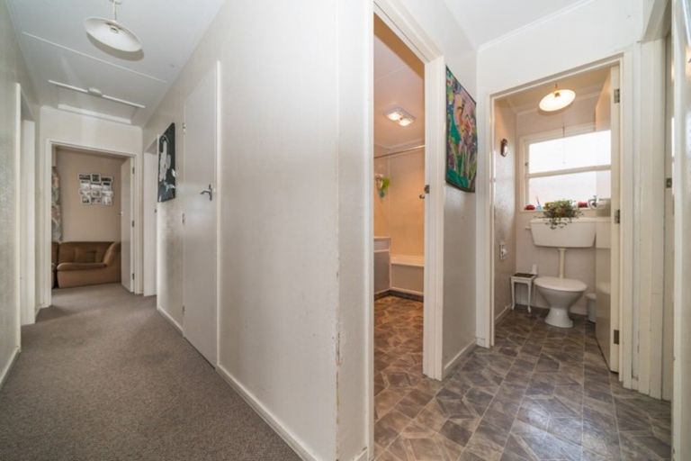 Photo of property in 28 Dewe Avenue, Feilding, 4702