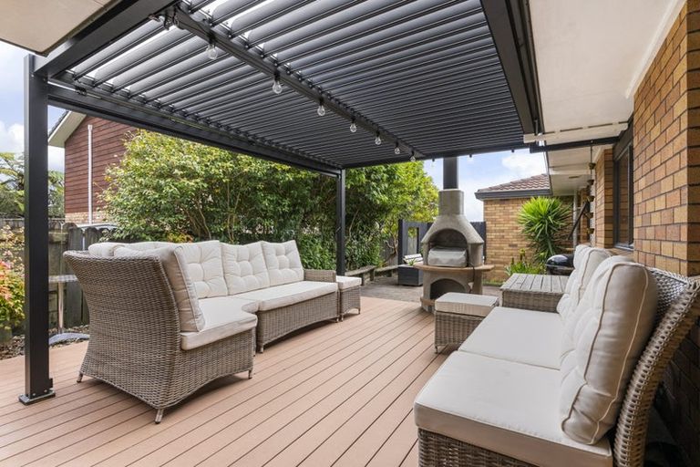 Photo of property in 2/9 Perendale Close, Somerville, Auckland, 2014