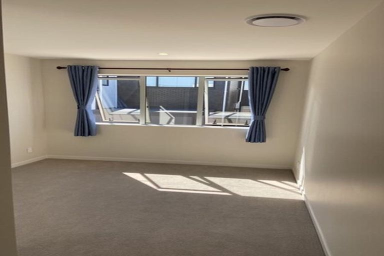 Photo of property in 16 Gecko Road, Hobsonville, Auckland, 0616