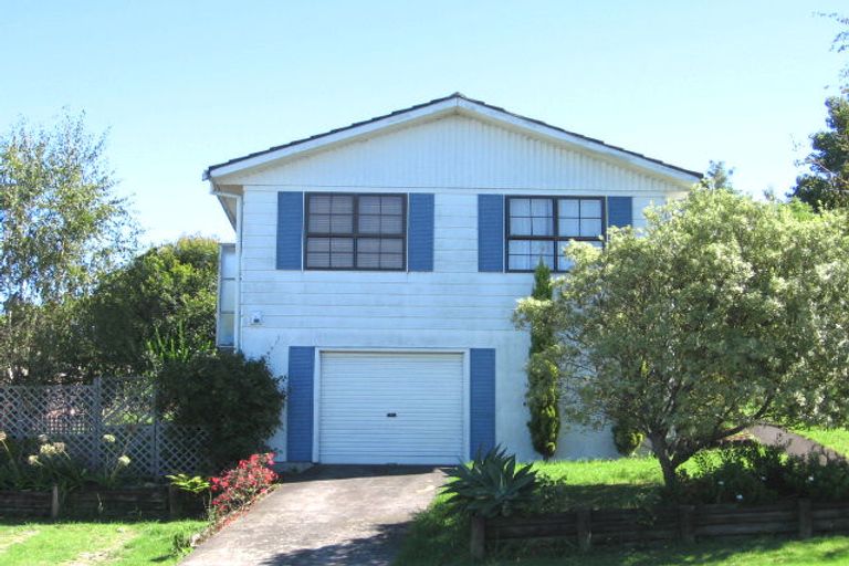 Photo of property in 23 Oreil Avenue, West Harbour, Auckland, 0618