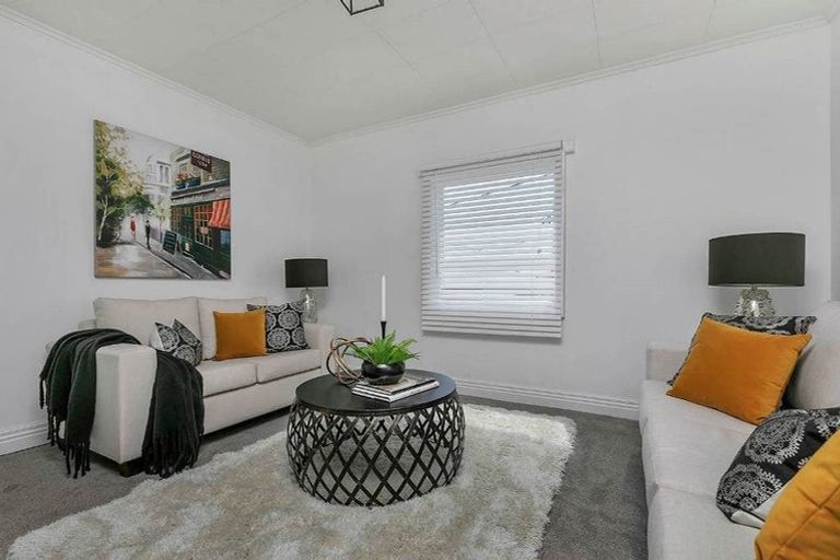 Photo of property in 31 Mahara Avenue, Birkenhead, Auckland, 0626