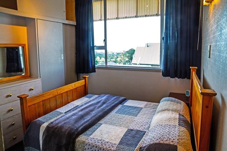 Photo of property in 7/219 Onewa Road, Birkenhead, Auckland, 0626