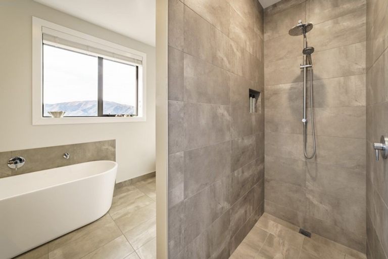 Photo of property in 125 Wailana Heights Drive, Queensberry, Cromwell, 9383