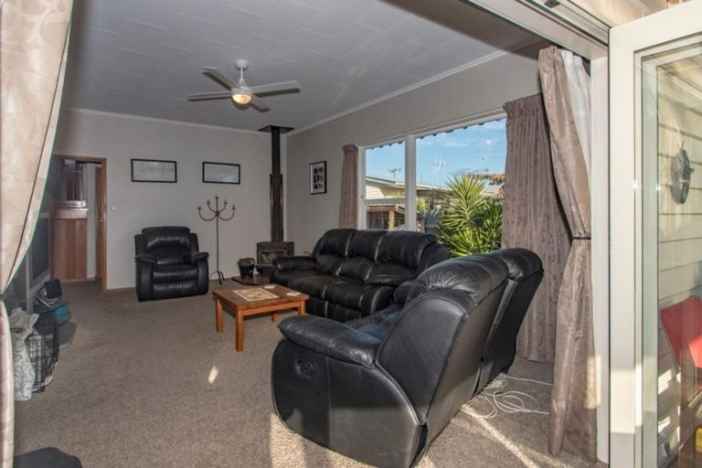 Photo of property in 22 Hastie Place, Onekawa, Napier, 4110