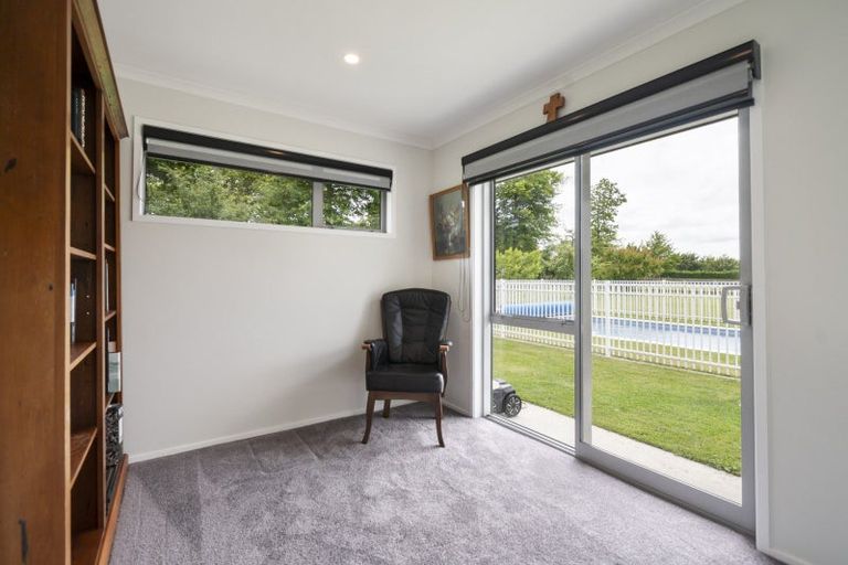 Photo of property in 14 Heatherlea Road West, Levin, 5575