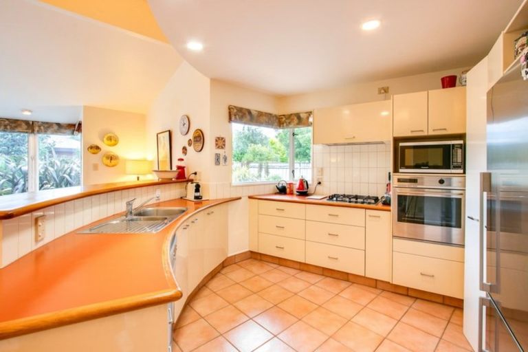 Photo of property in 180 Auckland Road, Greenmeadows, Napier, 4112