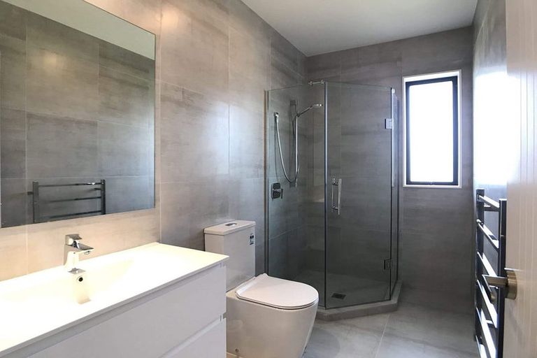 Photo of property in 13 Franheim Crescent, Orewa, 0931