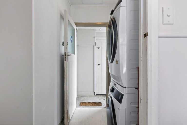 Photo of property in 4 Renfrew Place, Highbury, Palmerston North, 4412