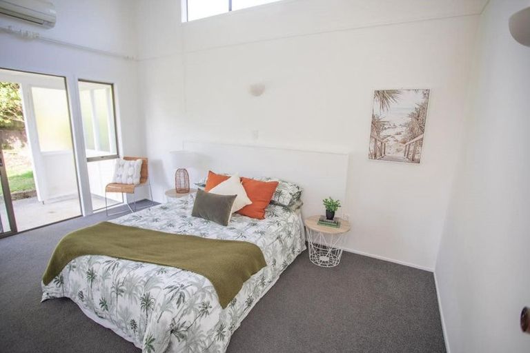 Photo of property in 2 Puketiro Place, Paihia, 0200
